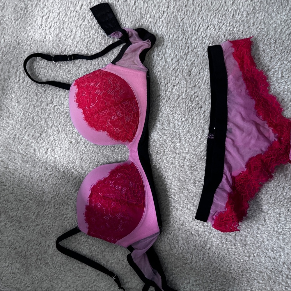 Intimissimi Pink and Black Set